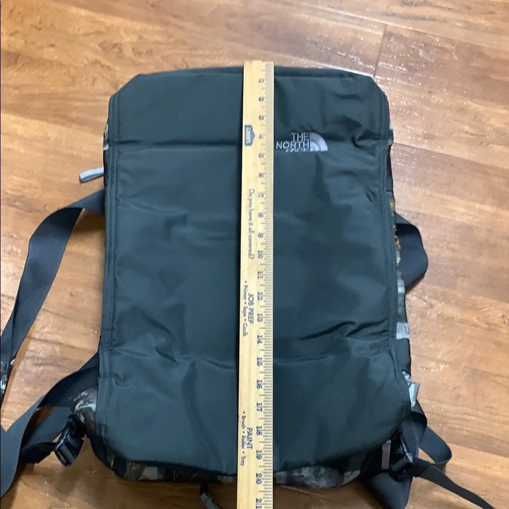 NWT The North Face 42L Base Camp Voyager 2-in-1 Duffel/Backpack